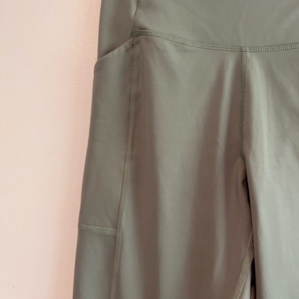 Women's High-Waisted Green Leggings - Picture 4 of 12